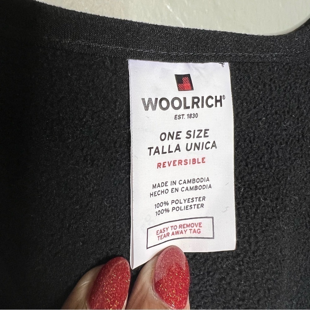 Woolrich Houndstooth Reversible Blanket Wrap - Picture 5 of 6